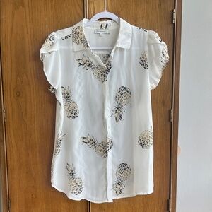Blousology White Pineapple Print Button Down Shirt M NWOT